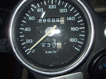 LÓ@88888,8km